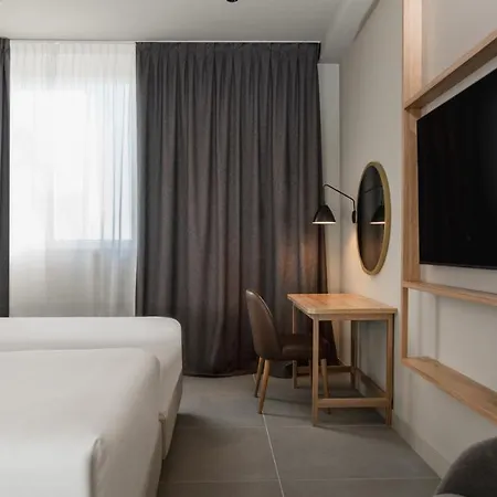 Hilton Garden Bologna North Отель