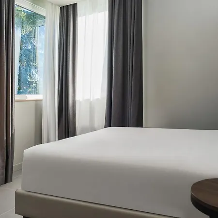 Отель Hilton Garden Bologna North 4*
