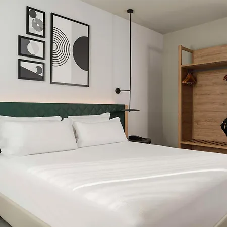 Отель Hilton Garden Bologna North 4*