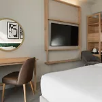 Hilton Garden Bologna North מלון