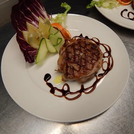 Hilton Garden Bologna North 호텔 4*