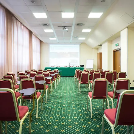Hilton Garden Bologna North فندق